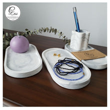 Charger l'image dans la galerie, Plateau de rangement décoratif ovale en jésmonite - Argent